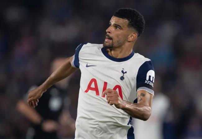 Dominic Solanke ra mat Tottenham trong tran hoa voi Leicester